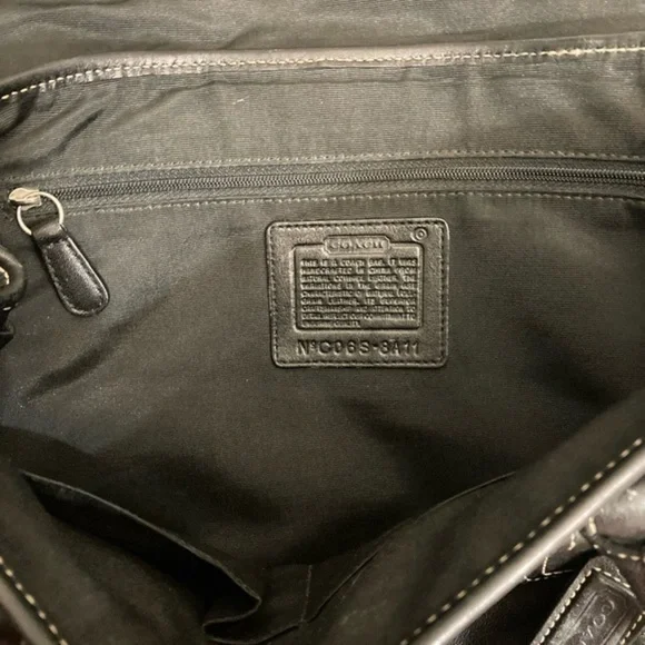 COACH vintage Y2K 8A11 Soho Hamptons Flap Leather Satchel in Black - Picture 8 of 12